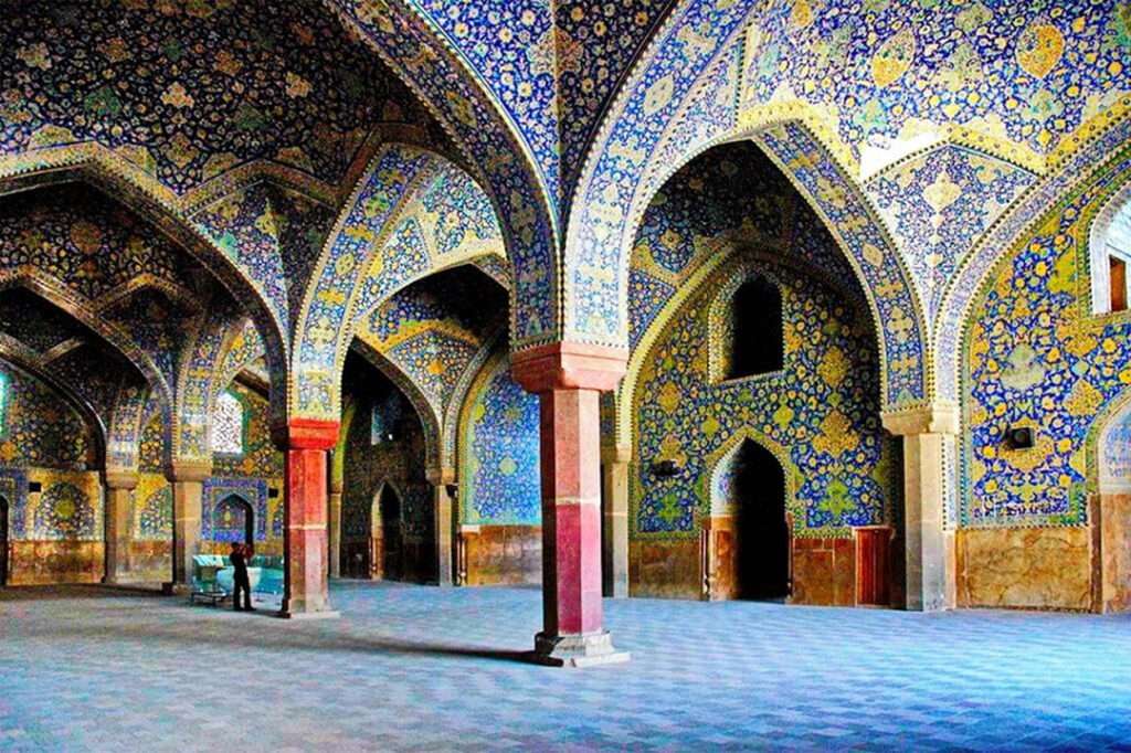 شبستان مسجد شاه عباس اصفهان