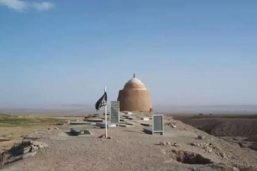 گورستان تاریخی رشم (قبرستان ایراج)