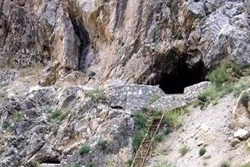 غار گواتامک خاش
