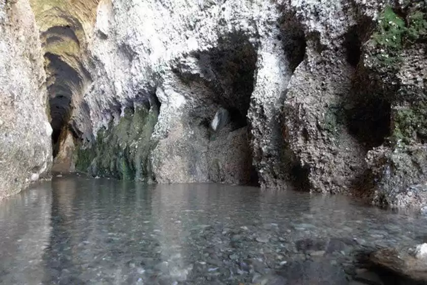 غار لادیز میرجاوه
