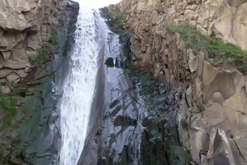 آبشار ناندل لاریجان