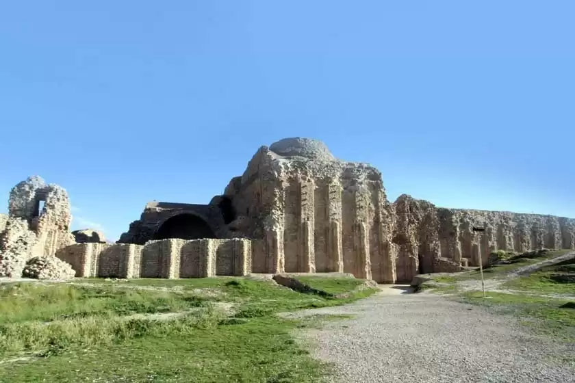 کاخ اردشیر بابکان فیروز آباد