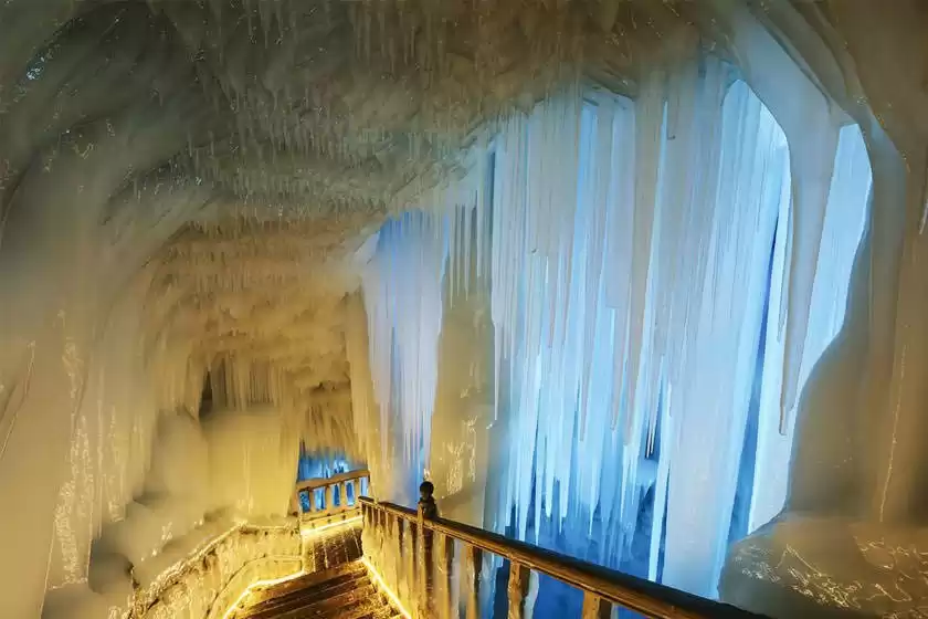 غار یخی نینگو (غار یخی وانیان)