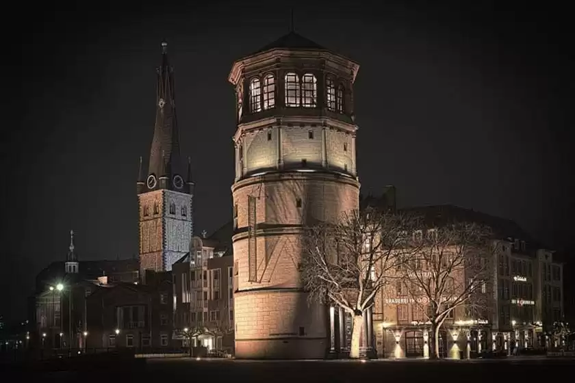 برج اسلاسترم