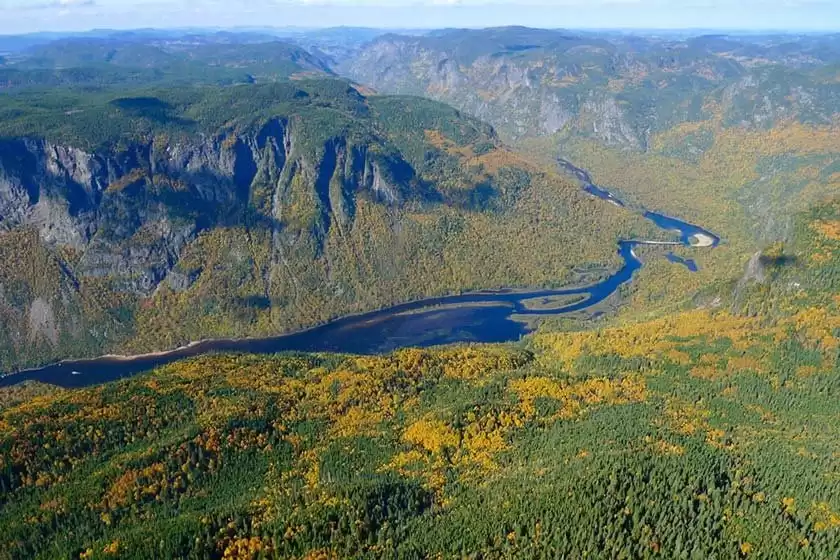 پارک ملی هوت گورگس رودخانه مالبی کانادا