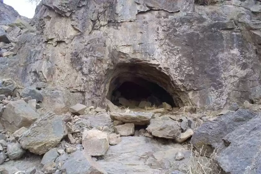 غار شغال دره انجدان