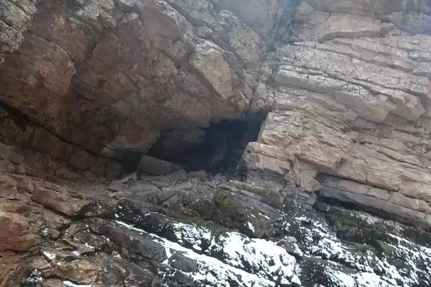 غار سرنی نیشابور