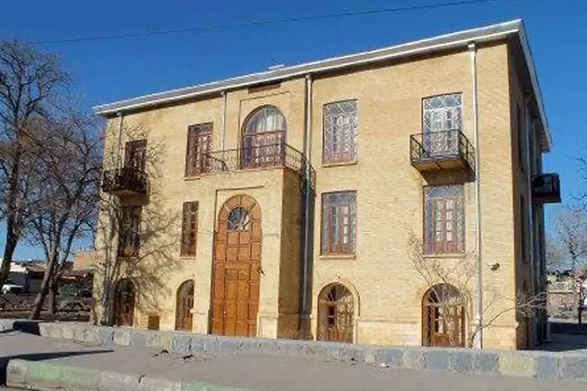 موزه و عمارت دارایی زنجان