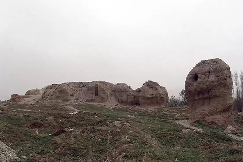 تپه قلعه خان