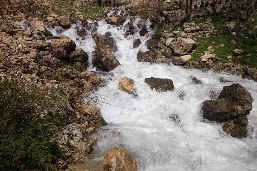 چشمه سرداب رستم آباد
