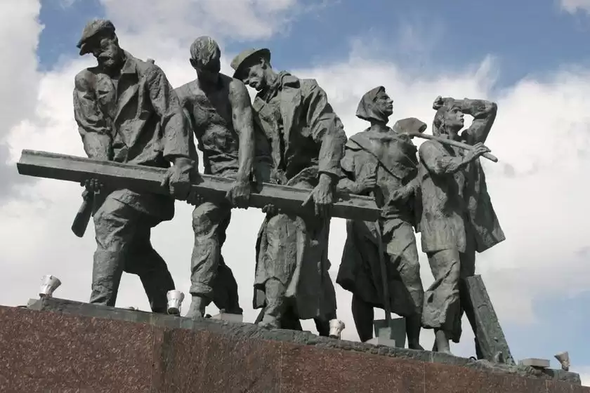 بنای یادبود مدافعان قهرمان لنینگراد