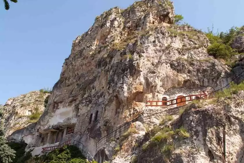 صومعه سنت دیمیتری باساربوو بلغارستان