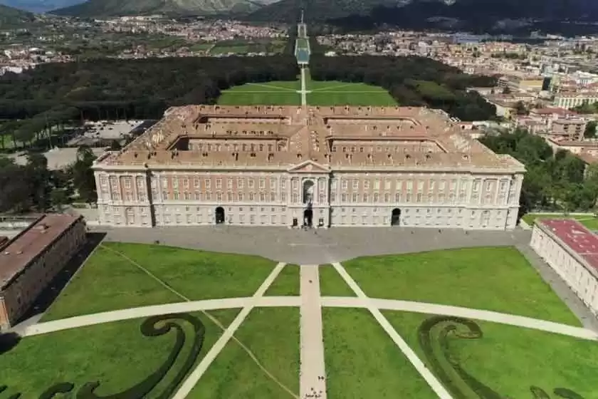 کاخ کاسرتا ایتالیا