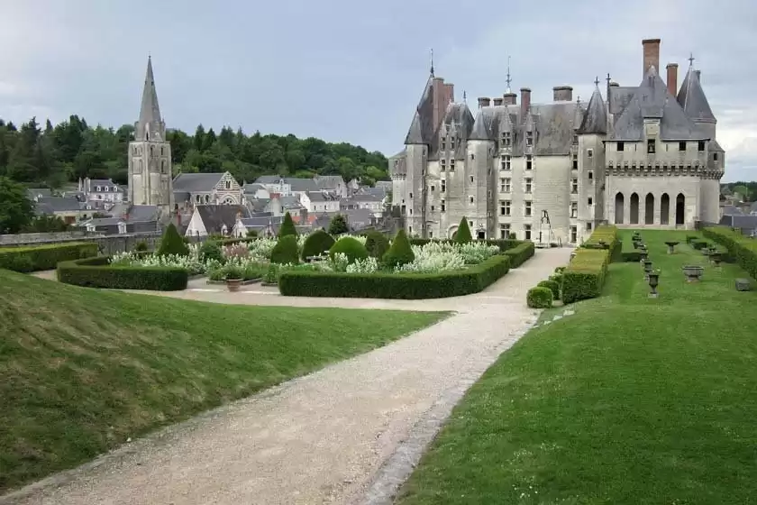 قلعه لانگیس فرانسه
