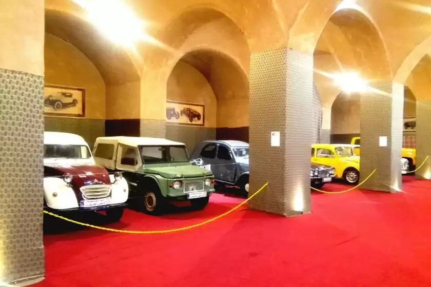 موزه خودروهای تاریخی و دست ساز یزد