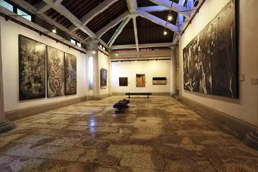 موزه هنر آگونگ رای اندونزی