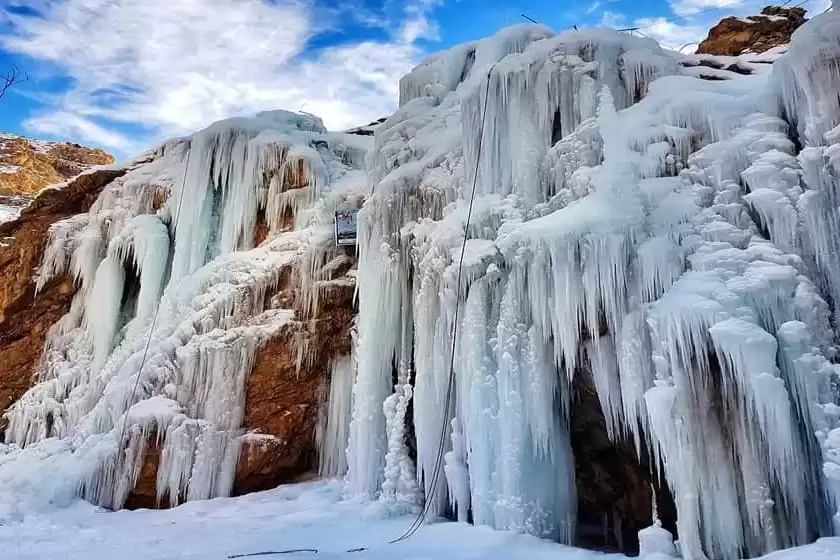 آبشار یخی هملون شمشک
