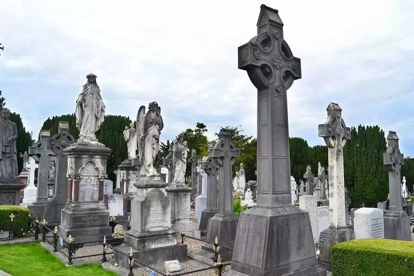 قبرستان گلاسنوین دوبلین
