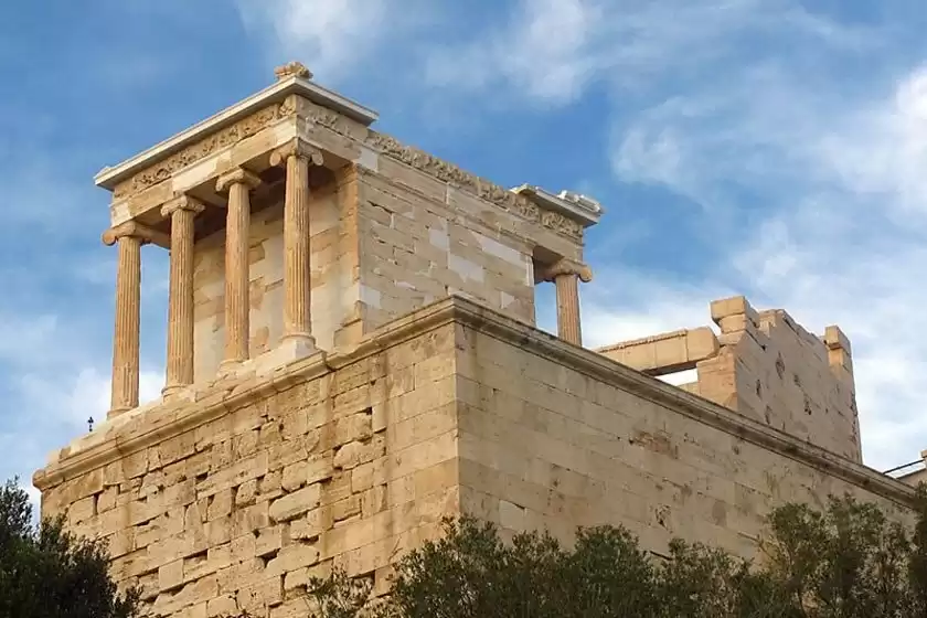 معبد آتنا نایک یونان