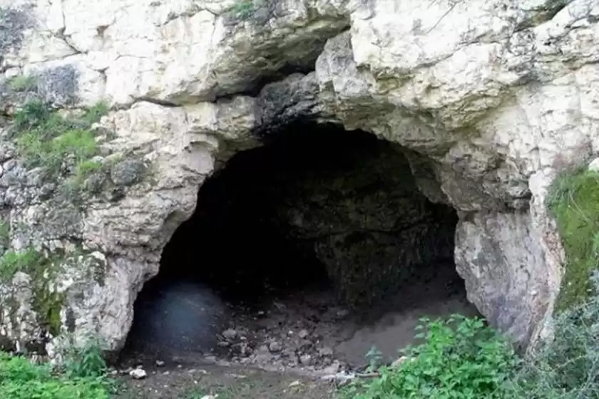 غار کمیشان شهرستان نکا