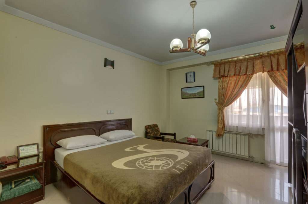 هتل جهانگردی فیروزآباد