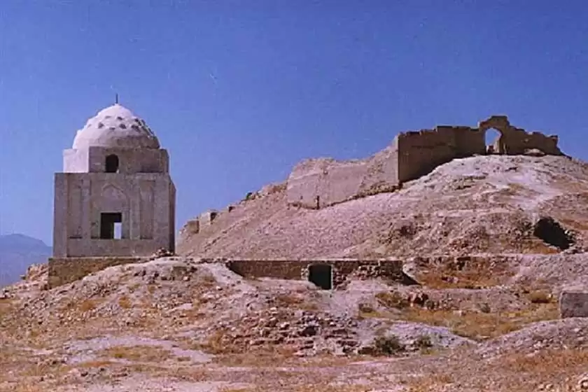 تل قلعه بدر‌آباد
